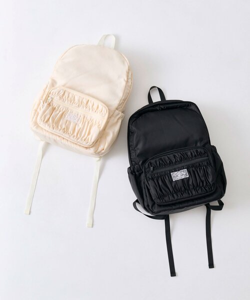 OLIVE des OLIVE(オリーブデオリーブ)の「【A4サイズ対応/多機能】シャーリングポケットリュック(バックパック/リュック・レディース・ブラック/アイボリー・FREE)」の3枚目の写真