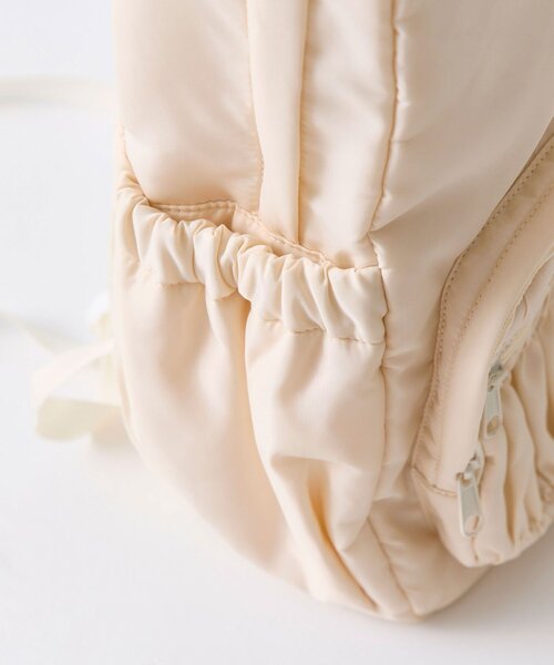 OLIVE des OLIVE(オリーブデオリーブ)の「【A4サイズ対応/多機能】シャーリングポケットリュック(バックパック/リュック・レディース・ブラック/アイボリー・FREE)」の8枚目の写真