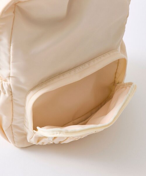 OLIVE des OLIVE(オリーブデオリーブ)の「【A4サイズ対応/多機能】シャーリングポケットリュック(バックパック/リュック・レディース・ブラック/アイボリー・FREE)」の12枚目の写真