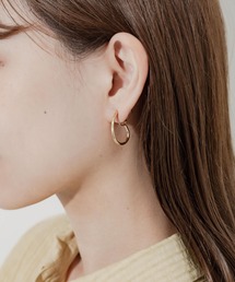 SMELLY | トライアングルニュアンスフープイヤリング(イヤリング)