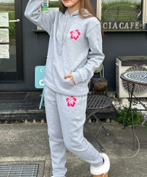 Loco Ocean（ロコオーシャン）の「ハイビスカスロゴ パーカー ジョガーパンツ セットアップ（セットアップ）」