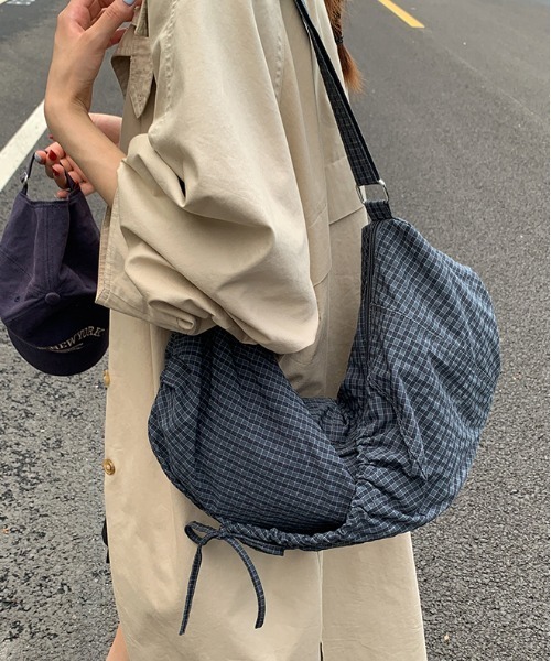 FREE STYLISTS(フリー スタイリスト)の「Y2K 【ユニセックス】チェック柄リボンショルダーバッグ/通勤通学(ショルダーバッグ・レディース・グレー/ブラック/チェック・FREE)」の22枚目の写真