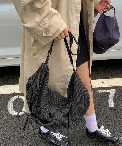 FREE STYLISTS(フリー スタイリスト)の「Y2K 【ユニセックス】チェック柄リボンショルダーバッグ/通勤通学(ショルダーバッグ・レディース・グレー/ブラック/チェック・FREE)」の19枚目の写真
