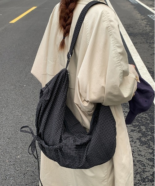 FREE STYLISTS(フリー スタイリスト)の「Y2K 【ユニセックス】チェック柄リボンショルダーバッグ/通勤通学(ショルダーバッグ・レディース・グレー/ブラック/チェック・FREE)」の21枚目の写真