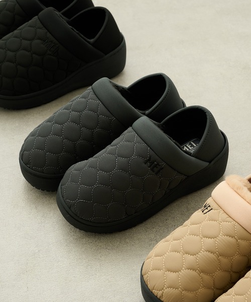 MEI(メイ)の「【MEI】PLATFORM QUILTING MOC SHOES / プラットフォームキルティングモックシューズ(スリッポン・レディース・ブラック/ピンク/グレー/ベージュ・L/M)」の2枚目の写真