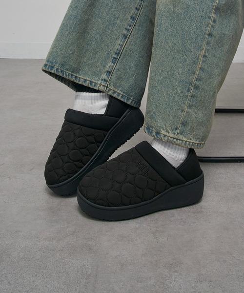 MEI(メイ)の「【MEI】PLATFORM QUILTING MOC SHOES / プラットフォームキルティングモックシューズ(スリッポン・レディース・ブラック/ピンク/グレー/ベージュ・L/M)」の1枚目の写真