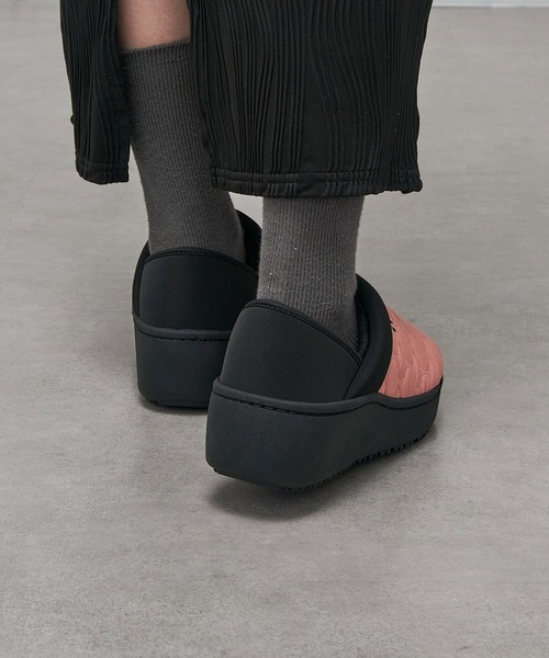 MEI(メイ)の「【MEI】PLATFORM QUILTING MOC SHOES / プラットフォームキルティングモックシューズ(スリッポン・レディース・ブラック/ピンク/グレー/ベージュ・L/M)」の11枚目の写真