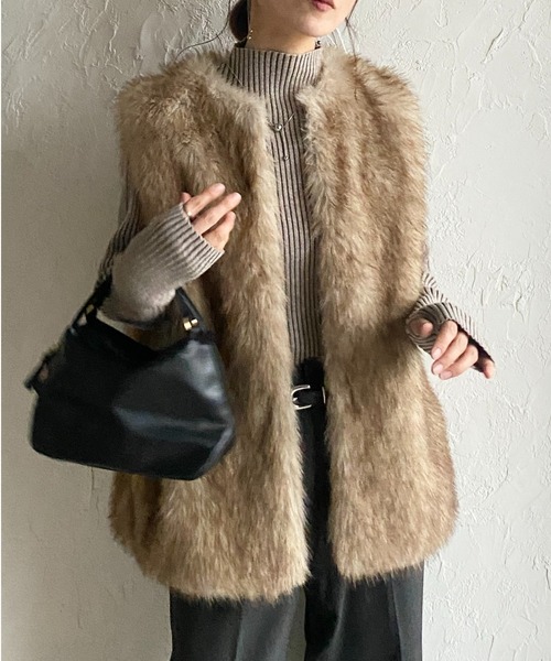 フェイクファーベスト セール】ノーカラーミドル丈ボリュームフェイクファーベスト（ベスト