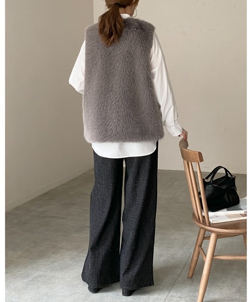 セール】ノーカラーミドル丈ボリュームフェイクファーベスト（ベスト