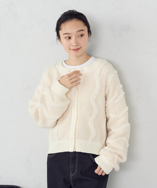 COMME CA ISM(コムサイズム)の「ウェーブジャガード 2WAYカーディガン(カーディガン/ボレロ・レディース・ブラック/アイボリー・FREE)」の2枚目の写真