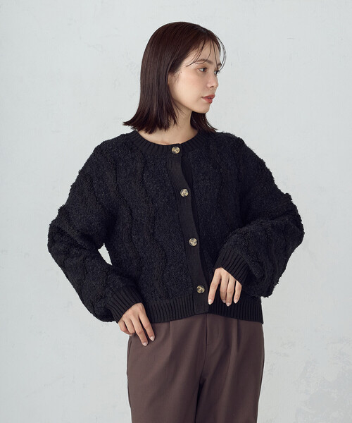 COMME CA ISM(コムサイズム)の「ウェーブジャガード 2WAYカーディガン(カーディガン/ボレロ・レディース・ブラック/アイボリー・FREE)」の1枚目の写真