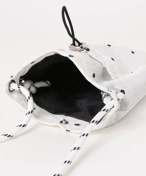 Mignonjour(ミニョンジュール)の「Mignonjour/フラワードットミニショルダーバッグ M2844(ショルダーバッグ・レディース・ホワイト/ブラック/レッド・FREE)」の11枚目の写真