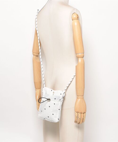 Mignonjour(ミニョンジュール)の「Mignonjour/フラワードットミニショルダーバッグ M2844(ショルダーバッグ・レディース・ホワイト/ブラック/レッド・FREE)」の16枚目の写真