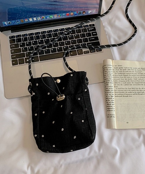 Mignonjour(ミニョンジュール)の「Mignonjour/フラワードットミニショルダーバッグ M2844(ショルダーバッグ・レディース・ホワイト/ブラック/レッド・FREE)」の5枚目の写真