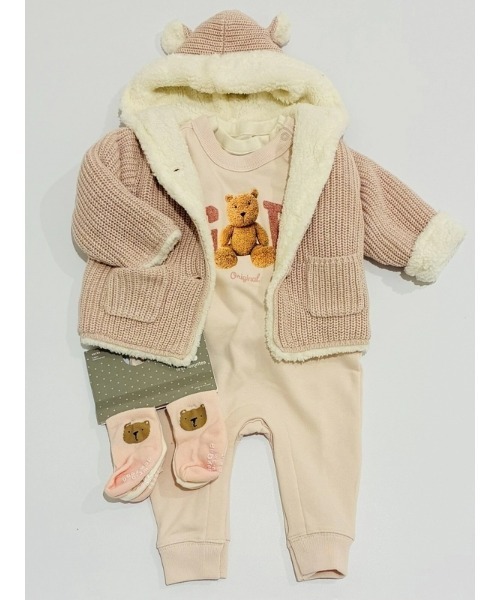 GAP（ギャップ）の「ヴィンテージソフト くまさん GAPロゴ カバーオール (ベビー）（ロンパース・キッズ・ベージュ/ピンク・50cm/60cm/70cm/80ｃｍ/90cm）」の3枚目の写真