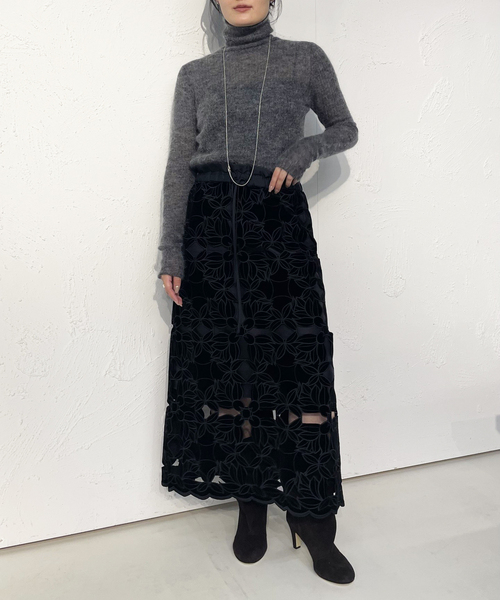 IENA LA BOUCLE(イエナラブークル)の「IENA LA BOUCLE カットワークベロアスカート(スカート・レディース・ブラック・36/38)」の6枚目の写真