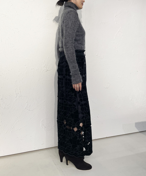 IENA LA BOUCLE(イエナラブークル)の「IENA LA BOUCLE カットワークベロアスカート(スカート・レディース・ブラック・36/38)」の7枚目の写真