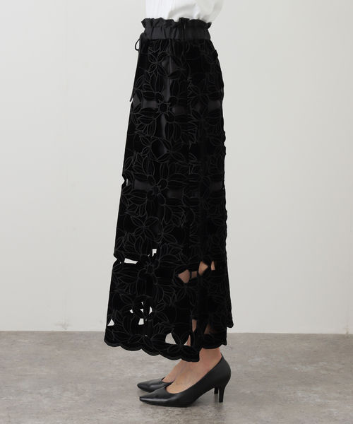 IENA LA BOUCLE(イエナラブークル)の「IENA LA BOUCLE カットワークベロアスカート(スカート・レディース・ブラック・36/38)」の12枚目の写真