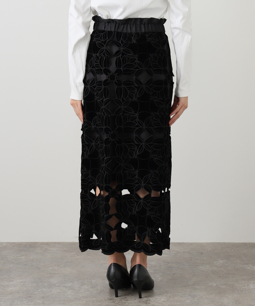 IENA LA BOUCLE(イエナラブークル)の「IENA LA BOUCLE カットワークベロアスカート(スカート・レディース・ブラック・36/38)」の13枚目の写真