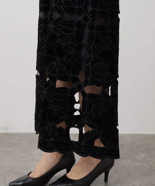 IENA LA BOUCLE(イエナラブークル)の「IENA LA BOUCLE カットワークベロアスカート(スカート・レディース・ブラック・36/38)」の15枚目の写真