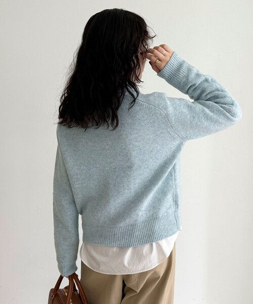 fredy emue（フレディエミュ）の「ポロ衿ニットプルオーバー（ニット/セーター・レディース・サックスブルー/アイボリー/チャコールグレー・38）」の5枚目の写真