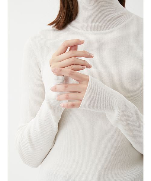 Mila Owen(ミラオーウェン)の「シアーラメタートルネックリブニット(ニット/セーター・レディース・ホワイト/ピンク/ミント/ベージュ/その他・0/1)」の13枚目の写真