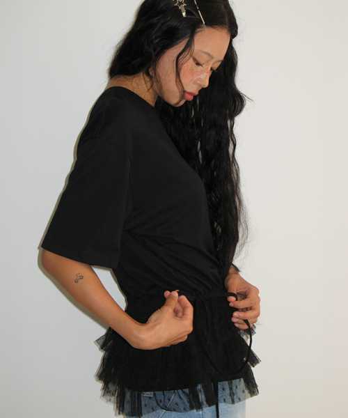 RONRON(ロンロン)の「DOUBLE LAYERED SHIRRING SHORT T SHIRT BLACK(Tシャツ/カットソー・レディース・その他・FREE)」の4枚目の写真