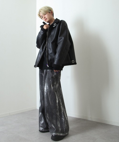 NILWAY（ニルウェイ）の「ヘビーPUレザー裏ボアムートンボンバージャケット / ビッグバルーンシルエット（ブルゾン・メンズ・ブラック×ブラック/ブラック×ホワイト・MEDIUM/LARGE）」の5枚目の写真