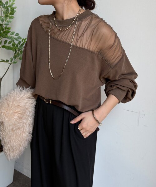 DouDou（ドゥドゥ）の「【WEB限定】シアー切替カットソー（Tシャツ/カットソー・レディース・ブラック/ブラウン/オフホワイト/グレー・FREE）」の4枚目の写真