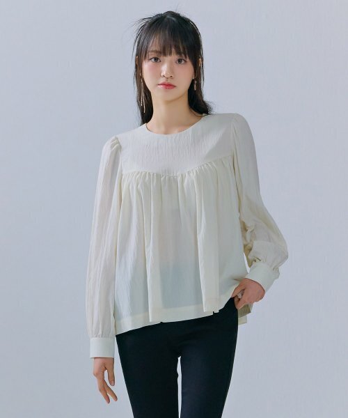 CHASECULT(チェイスカルト)の「レディース シャーリングポイントブラウス-CERG5461B0A(シャツ/ブラウス・レディース・アイボリー・85/90)」の5枚目の写真