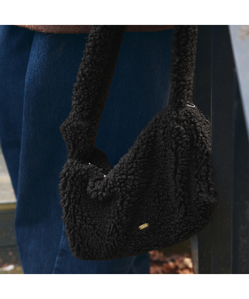VANONE ATELIER(バノンアトリエ)の「B3019 ウールスクエアバッグ_ブラック(トートバッグ・レディース・ブラック・ONE)」の1枚目の写真