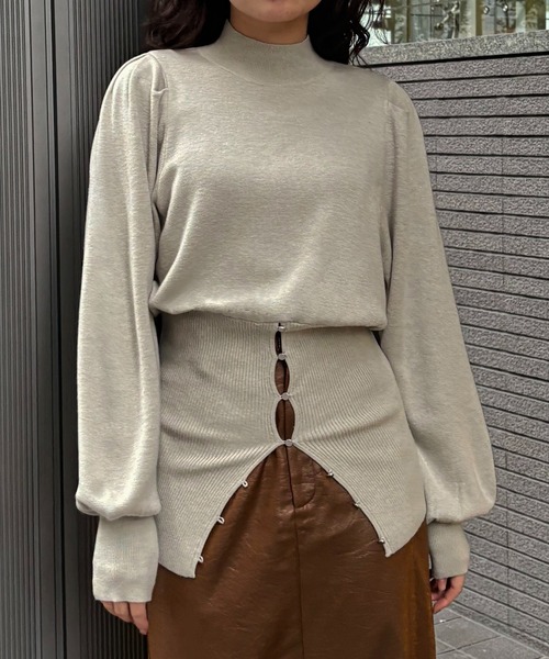 &g'aime(アンジェム)の「【&g'aime 】 ウエストボタンチュニック Waist-Buttoned Tunic(ニット/セーター・レディース・ブラック/アイボリー/チャコールグレー・FREE)」の2枚目の写真