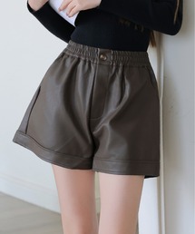 FINEnough（ファインナフ）の「合皮ショートパンツ（その他パンツ）」
