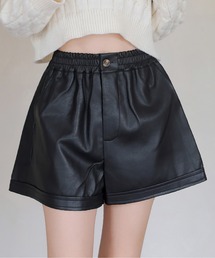 FINEnough（ファインナフ）の「合皮ショートパンツ（その他パンツ）」