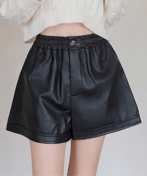 FINEnough(ファインナフ)の「合皮ショートパンツ(その他パンツ・レディース・ブラック/ブラウン・L/M/S)」の1枚目の写真