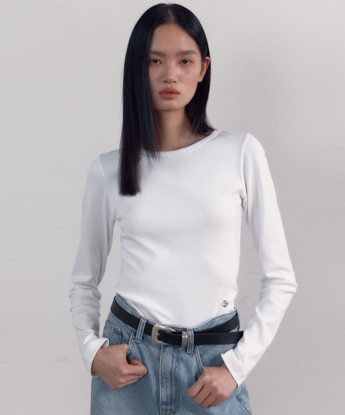 38COMEONCOMMON(38カモンコモン)の「Symbol Slim Long Sleeve T-Shirts (White)(Tシャツ/カットソー・レディース・その他・FREE)」の1枚目の写真