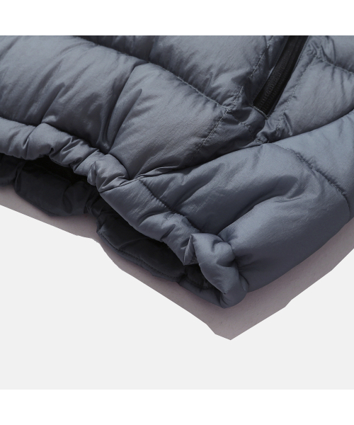 MOIF（モイフ）の「[AW25] HELIUM HOODED DOWN JACKET / SHEER DUSTY BLUE（ダウンジャケット/コート・メンズ・その他・2(M)/3(L)/1(S)）」の7枚目の写真