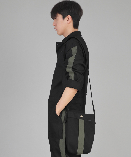 SAINTCREW(セントクルー)の「ボールドライン Mサイズ クロスバッグ LMC-128 ブラックカーキ(メッセンジャーバッグ・メンズ・その他・フリー)」の4枚目の写真