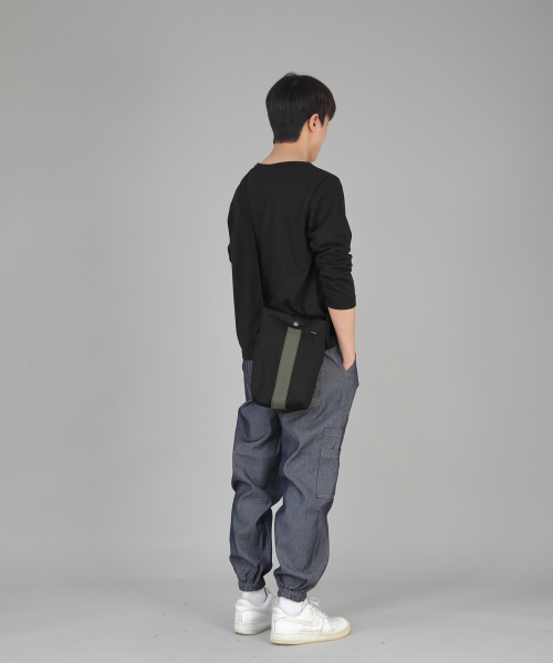 SAINTCREW(セントクルー)の「ボールドライン Mサイズ クロスバッグ LMC-128 ブラックカーキ(メッセンジャーバッグ・メンズ・その他・フリー)」の6枚目の写真
