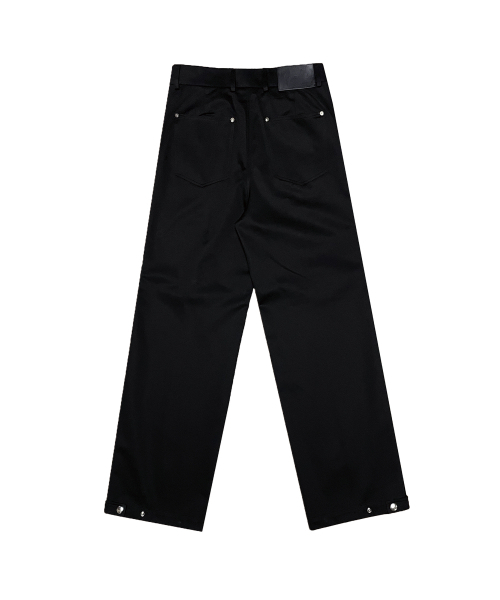 R-4（アールフォー）の「R-0019 UTILITY-ZIP CARGO PANTS(BLACK)（その他パンツ・メンズ・ブラック・MEDIUM/X-LARGE/LARGE）」の2枚目の写真