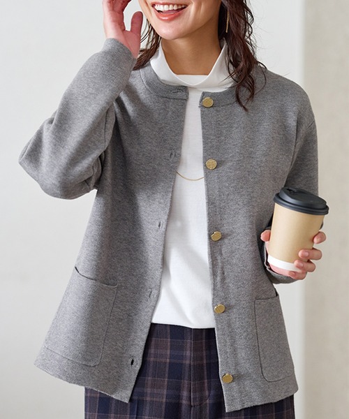 金ボタン使いニットカーディガン（カーディガン/ボレロ）｜BELLUNA