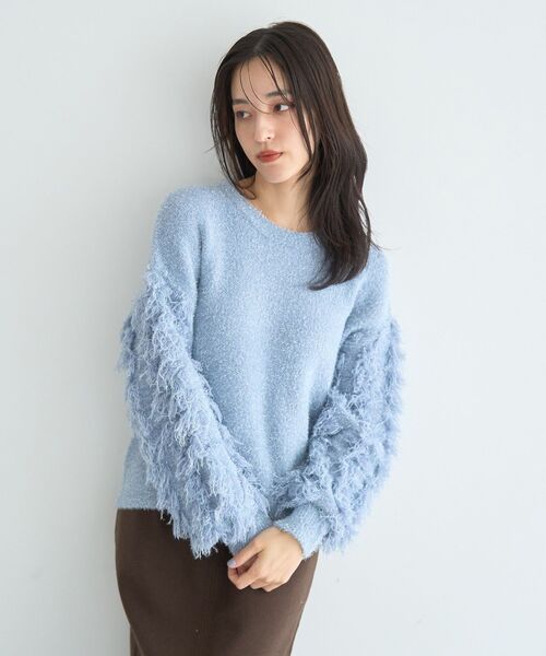 YECCA VECCA（イェッカヴェッカ）の「ラメフェザー袖フリンジニット（ニット/セーター・レディース・ブルー/チャコールグレー/アイボリー・FREE）」の6枚目の写真