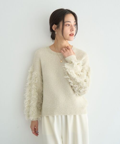 YECCA VECCA（イェッカヴェッカ）の「ラメフェザー袖フリンジニット（ニット/セーター・レディース・ブルー/チャコールグレー/アイボリー・FREE）」の9枚目の写真