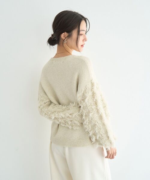 YECCA VECCA（イェッカヴェッカ）の「ラメフェザー袖フリンジニット（ニット/セーター・レディース・ブルー/チャコールグレー/アイボリー・FREE）」の12枚目の写真