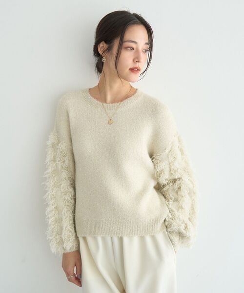 YECCA VECCA（イェッカヴェッカ）の「ラメフェザー袖フリンジニット（ニット/セーター・レディース・ブルー/チャコールグレー/アイボリー・FREE）」の5枚目の写真