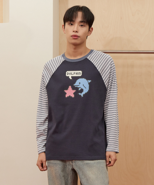 WaiKei（ワイケイ）の「Pixel Star Dolphin Long Sleeve T-Shirt Navy（Tシャツ/カットソー・レディース・その他・FREE）」の2枚目の写真
