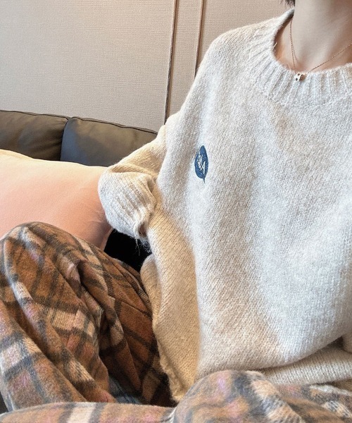 ReRe(リリ)の「ゆったりシルエット×刺繍入りデザインニット(ニット/セーター・レディース・ベージュ/グレー・FREE)」の9枚目の写真