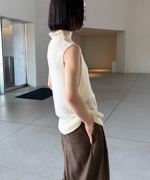select MOCA by son(セレクトモカバイソン)の「ハイネックシアーノースリーブロングニット【by SON】(ニット/セーター・レディース・ブラウン/アイボリー/ブラック/グレー・FREE)」の21枚目の写真