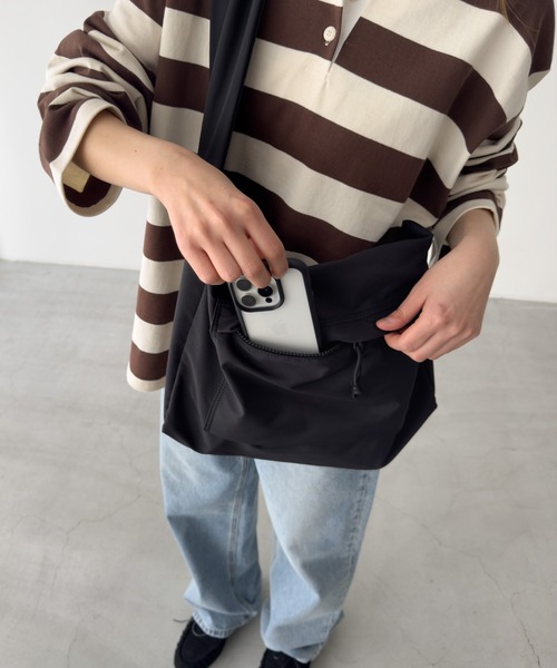 CANAL JEAN（キャナルジーン）の「Lakey Park　ナイロンメッセンジャーバッグ（メッセンジャーバッグ・レディース・ブラック・ONE SIZE）」の5枚目の写真