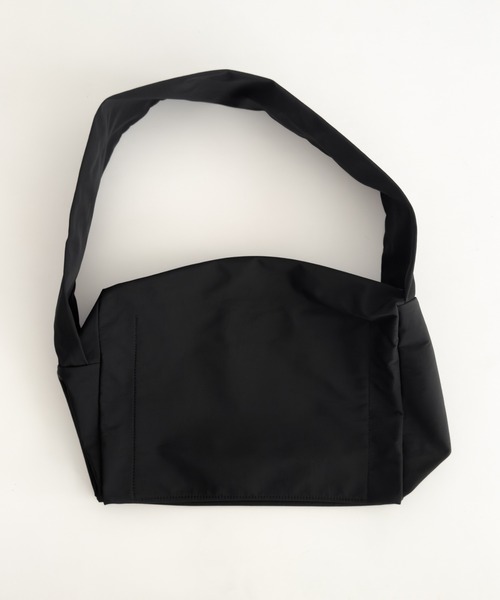 CANAL JEAN（キャナルジーン）の「Lakey Park　ナイロンメッセンジャーバッグ（メッセンジャーバッグ・レディース・ブラック・ONE SIZE）」の7枚目の写真